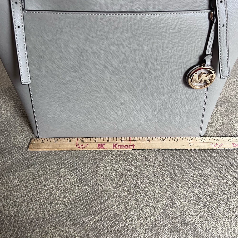 Michael Kors gray leather tote bag/like new - Picture 4 of 12